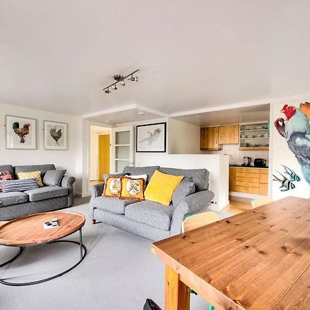 Altido Ultra Stylish Calton Road Apt W/ Parking Leilighet Edinburgh Eksteriør bilde