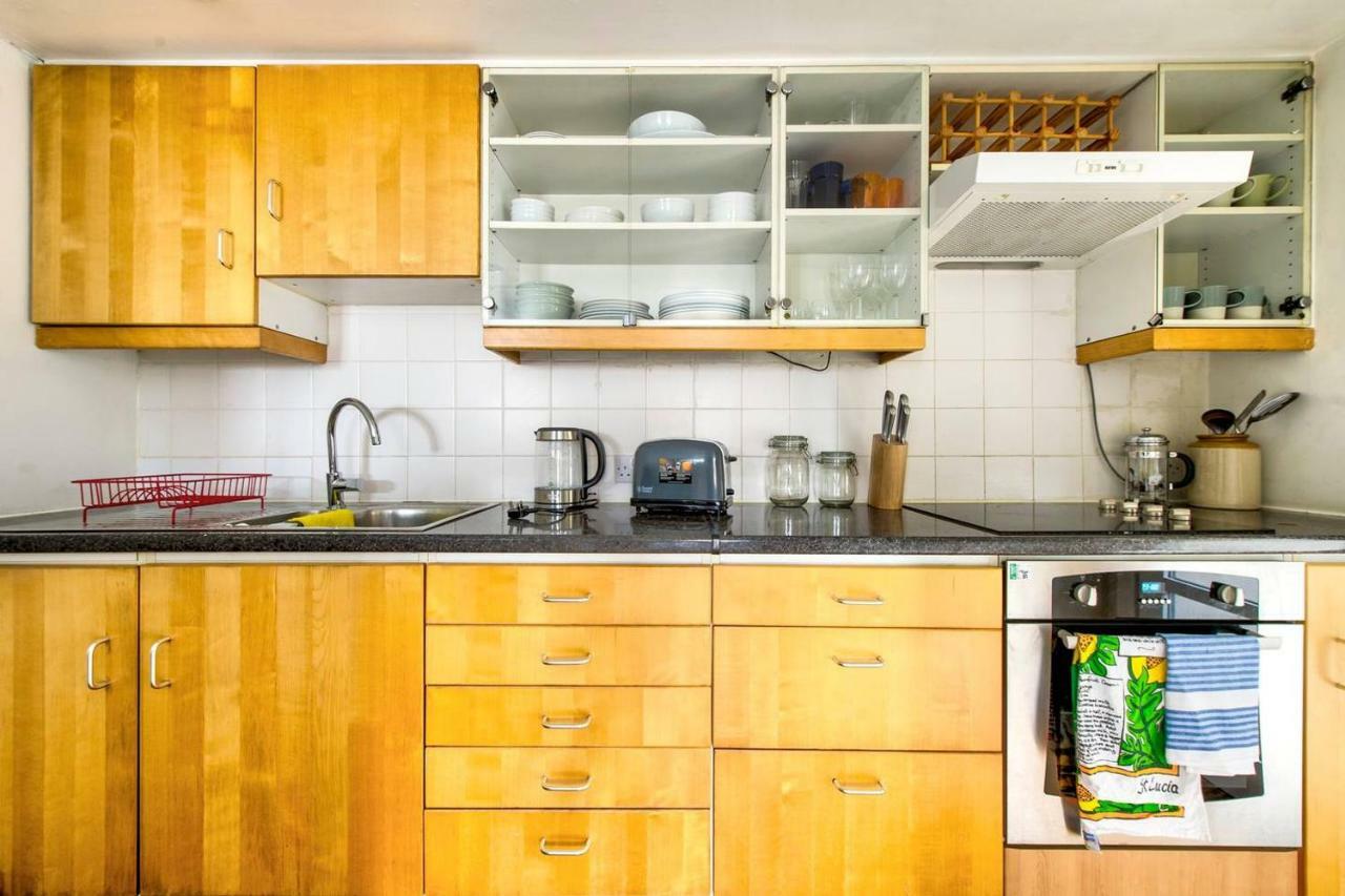 Altido Ultra Stylish Calton Road Apt W/ Parking Leilighet Edinburgh Eksteriør bilde