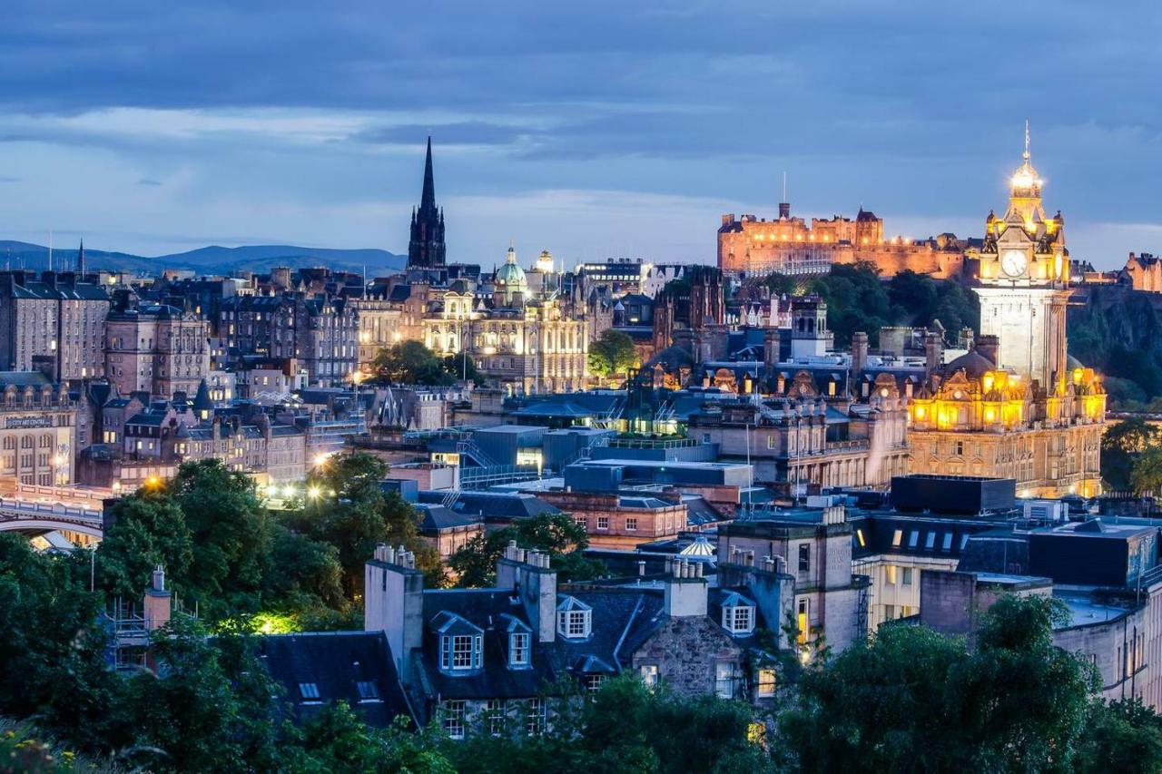 Altido Ultra Stylish Calton Road Apt W/ Parking Leilighet Edinburgh Eksteriør bilde