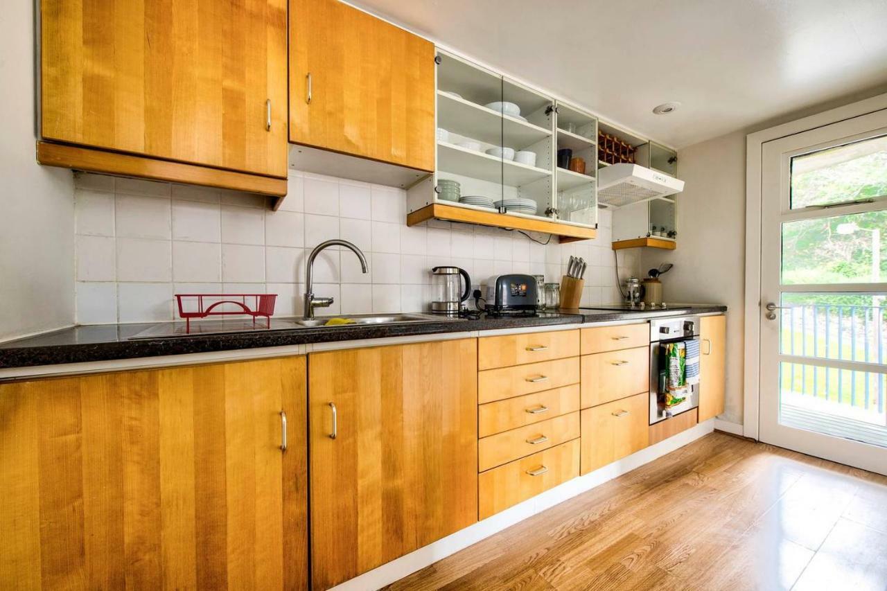Altido Ultra Stylish Calton Road Apt W/ Parking Leilighet Edinburgh Eksteriør bilde