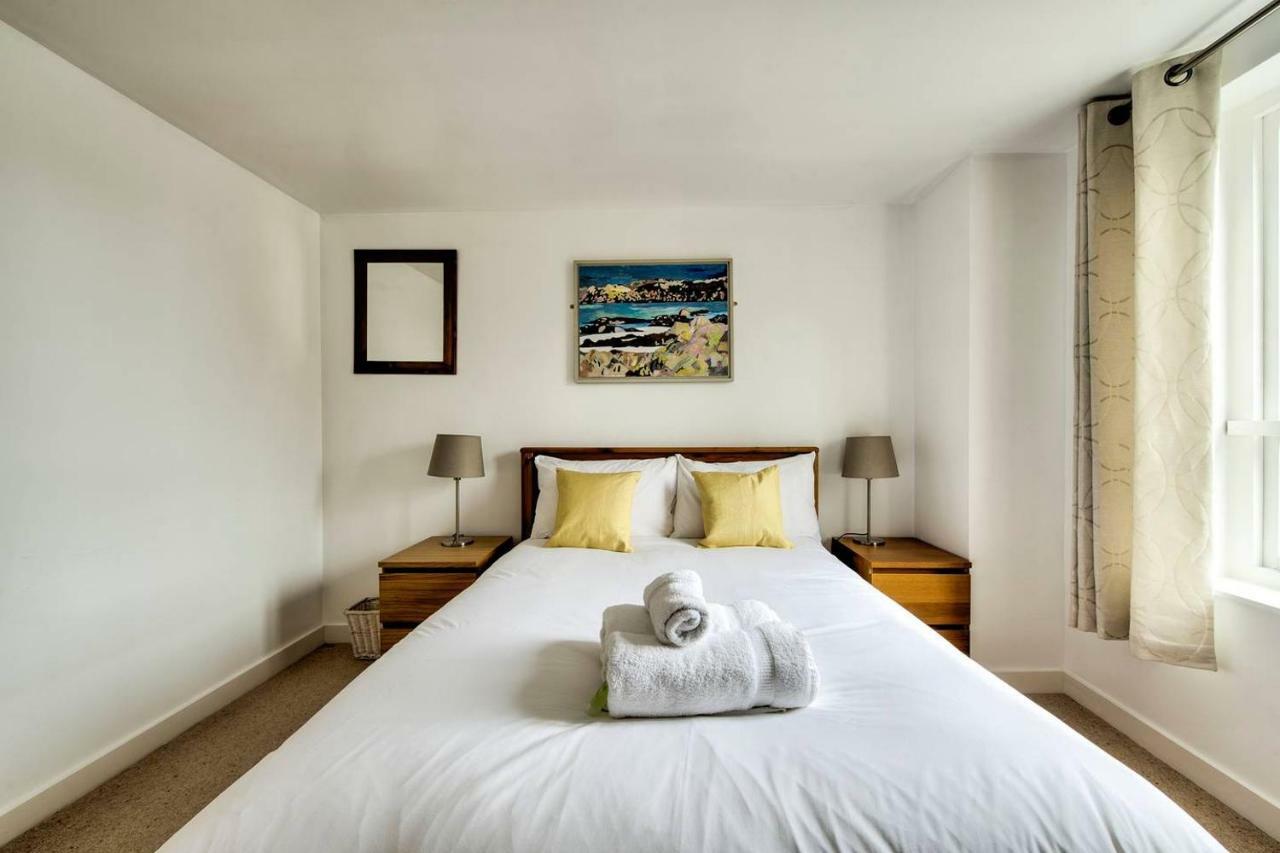 Altido Ultra Stylish Calton Road Apt W/ Parking Leilighet Edinburgh Eksteriør bilde